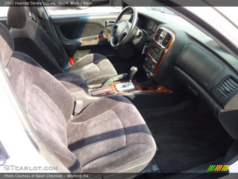 Noble White / Black 2002 Hyundai Sonata GLS V6