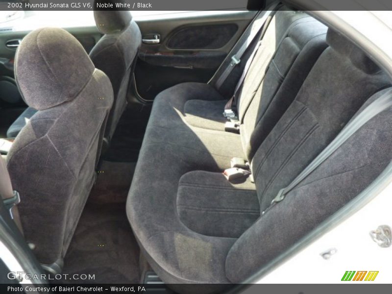 Noble White / Black 2002 Hyundai Sonata GLS V6