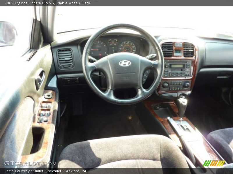 Noble White / Black 2002 Hyundai Sonata GLS V6