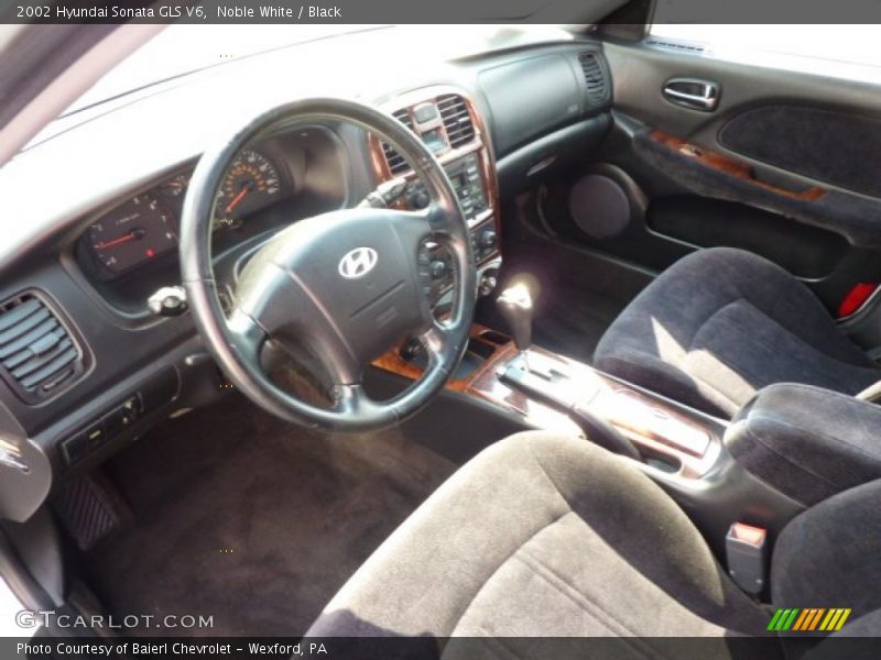 Noble White / Black 2002 Hyundai Sonata GLS V6