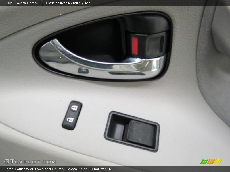 Classic Silver Metallic / Ash 2009 Toyota Camry LE