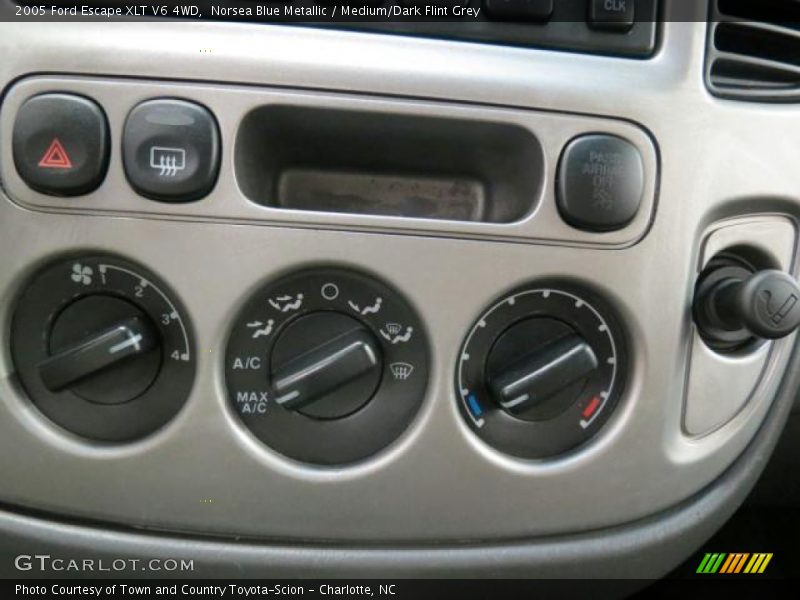 Controls of 2005 Escape XLT V6 4WD