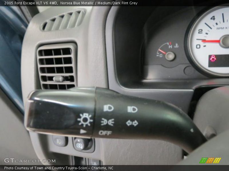Controls of 2005 Escape XLT V6 4WD