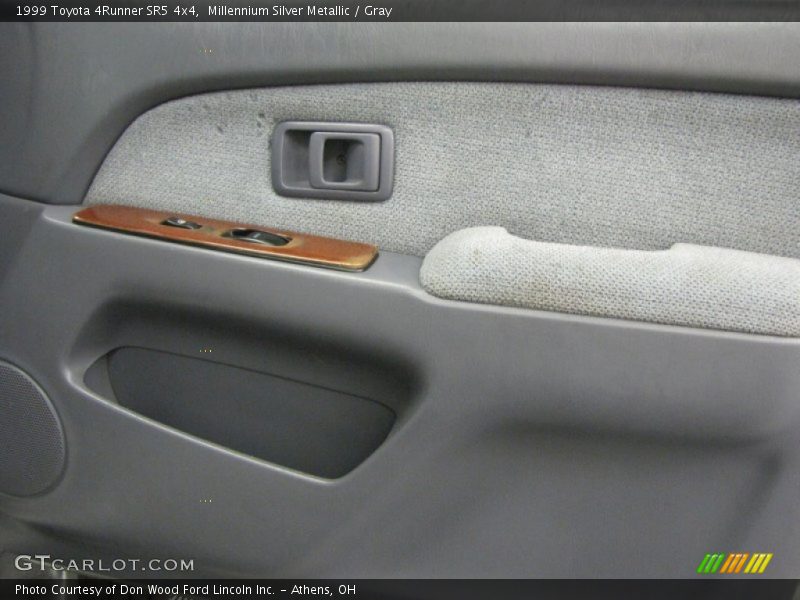 Millennium Silver Metallic / Gray 1999 Toyota 4Runner SR5 4x4