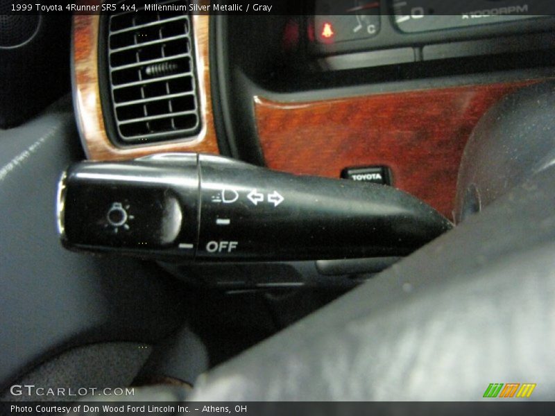 Millennium Silver Metallic / Gray 1999 Toyota 4Runner SR5 4x4