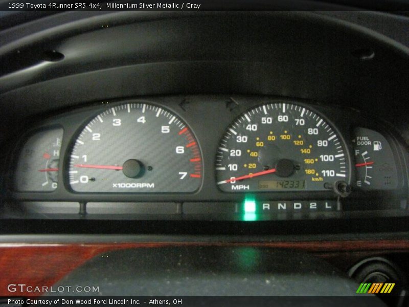 Millennium Silver Metallic / Gray 1999 Toyota 4Runner SR5 4x4