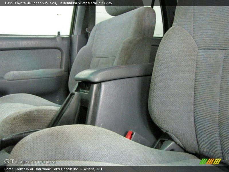 Millennium Silver Metallic / Gray 1999 Toyota 4Runner SR5 4x4