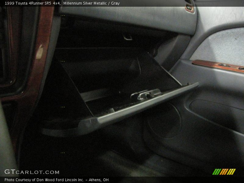Millennium Silver Metallic / Gray 1999 Toyota 4Runner SR5 4x4