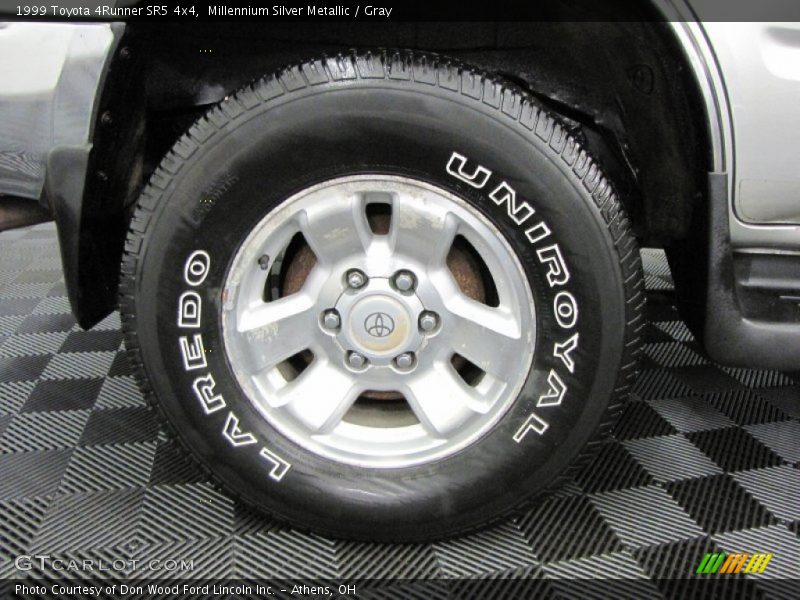 Millennium Silver Metallic / Gray 1999 Toyota 4Runner SR5 4x4