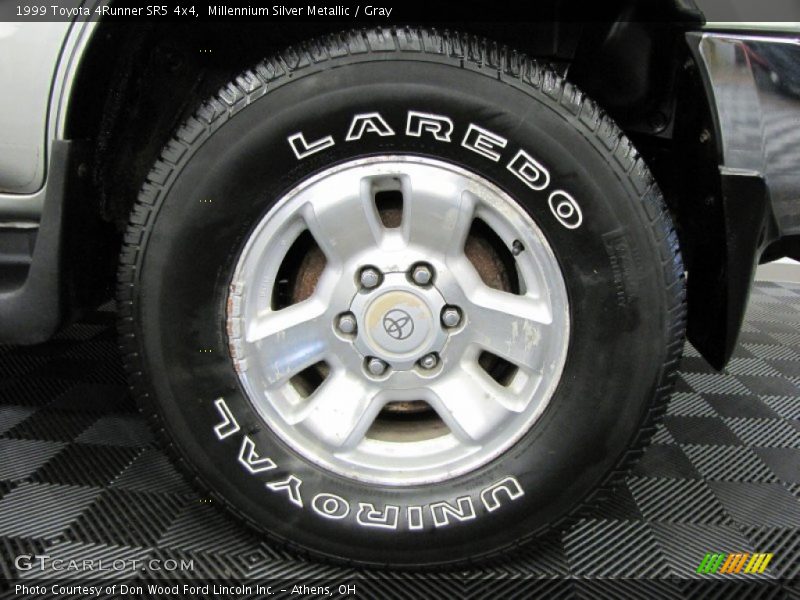 Millennium Silver Metallic / Gray 1999 Toyota 4Runner SR5 4x4