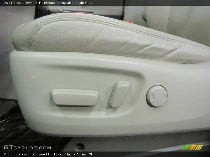 Predawn Gray Mica / Light Gray 2011 Toyota Sienna XLE