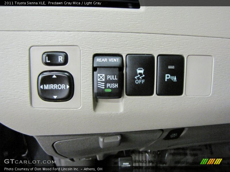 Predawn Gray Mica / Light Gray 2011 Toyota Sienna XLE