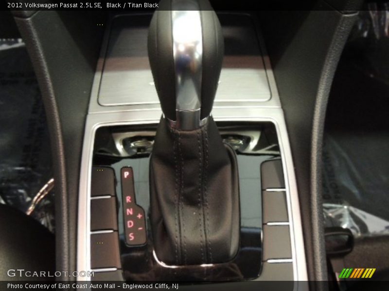 Black / Titan Black 2012 Volkswagen Passat 2.5L SE