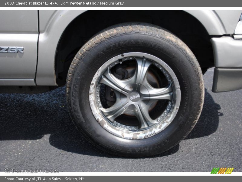 Light Pewter Metallic / Medium Gray 2003 Chevrolet Blazer LS 4x4
