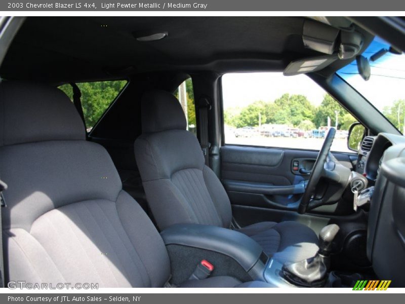Light Pewter Metallic / Medium Gray 2003 Chevrolet Blazer LS 4x4