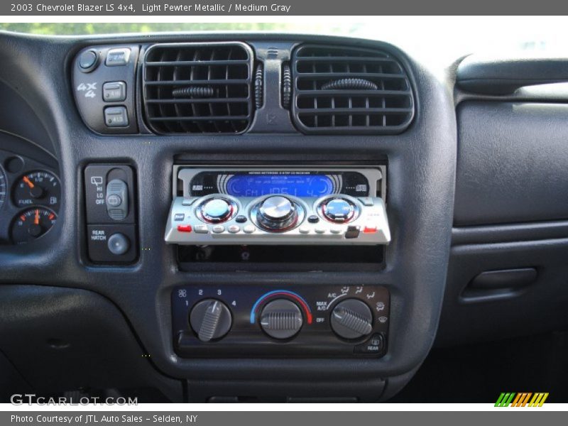 Light Pewter Metallic / Medium Gray 2003 Chevrolet Blazer LS 4x4