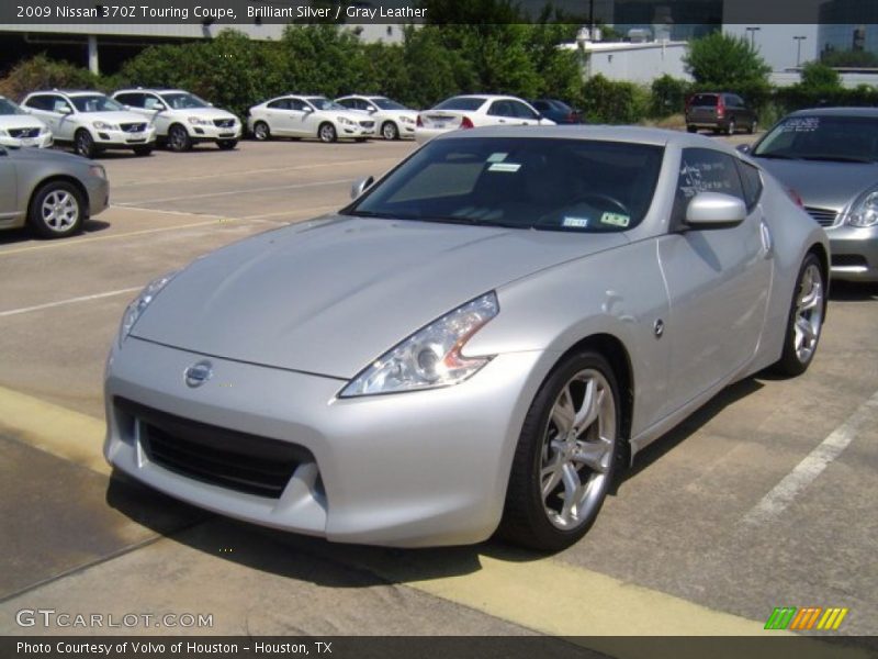 Front 3/4 View of 2009 370Z Touring Coupe