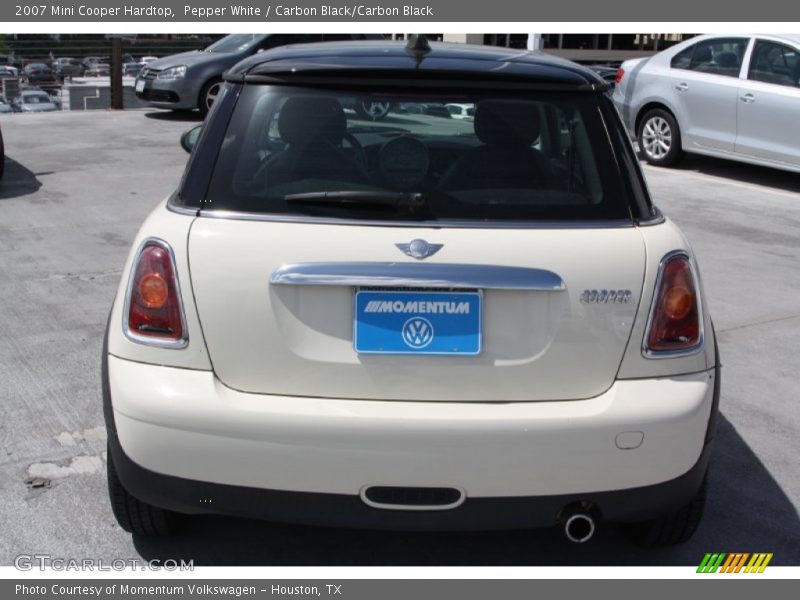 Pepper White / Carbon Black/Carbon Black 2007 Mini Cooper Hardtop