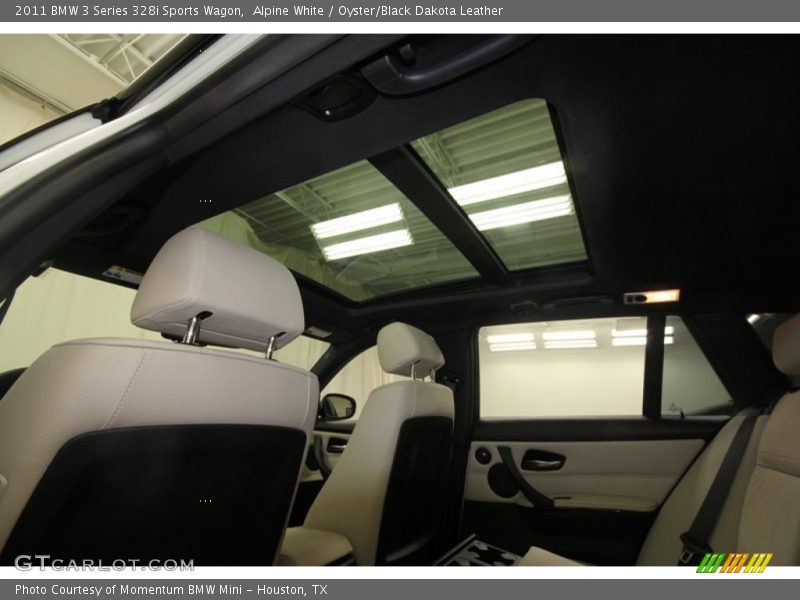 Sunroof of 2011 3 Series 328i Sports Wagon