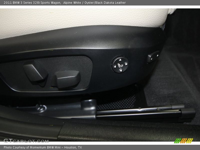 Alpine White / Oyster/Black Dakota Leather 2011 BMW 3 Series 328i Sports Wagon