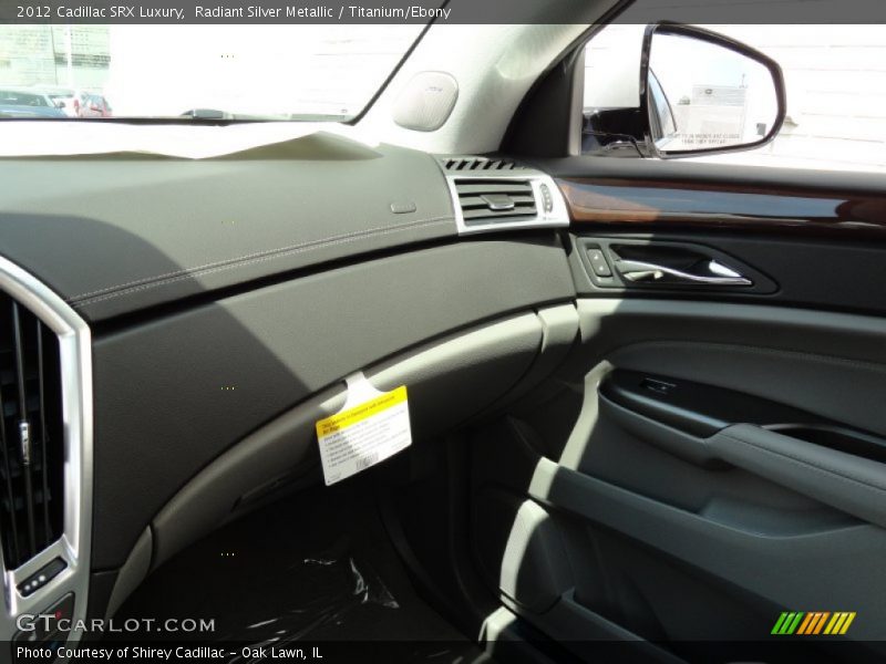 Radiant Silver Metallic / Titanium/Ebony 2012 Cadillac SRX Luxury