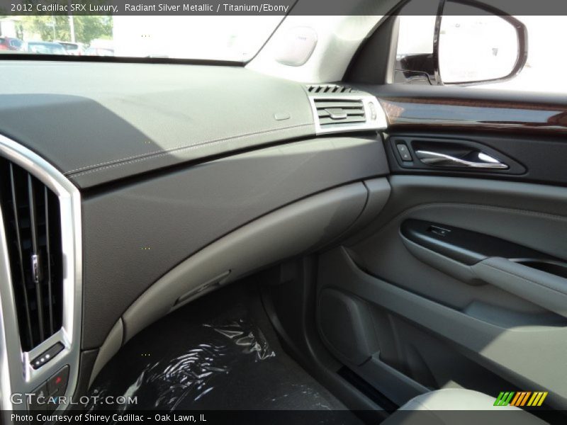 Radiant Silver Metallic / Titanium/Ebony 2012 Cadillac SRX Luxury