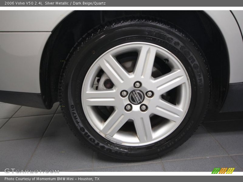 Silver Metallic / Dark Beige/Quartz 2006 Volvo V50 2.4i