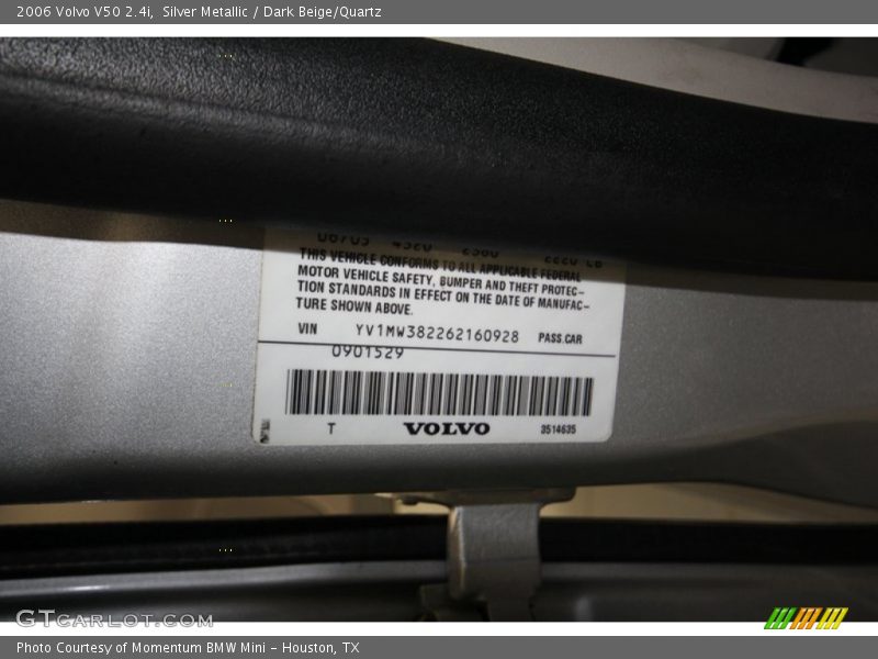 Silver Metallic / Dark Beige/Quartz 2006 Volvo V50 2.4i