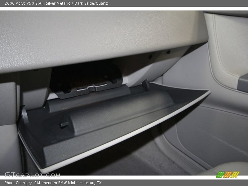 Silver Metallic / Dark Beige/Quartz 2006 Volvo V50 2.4i