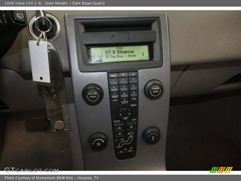 Silver Metallic / Dark Beige/Quartz 2006 Volvo V50 2.4i