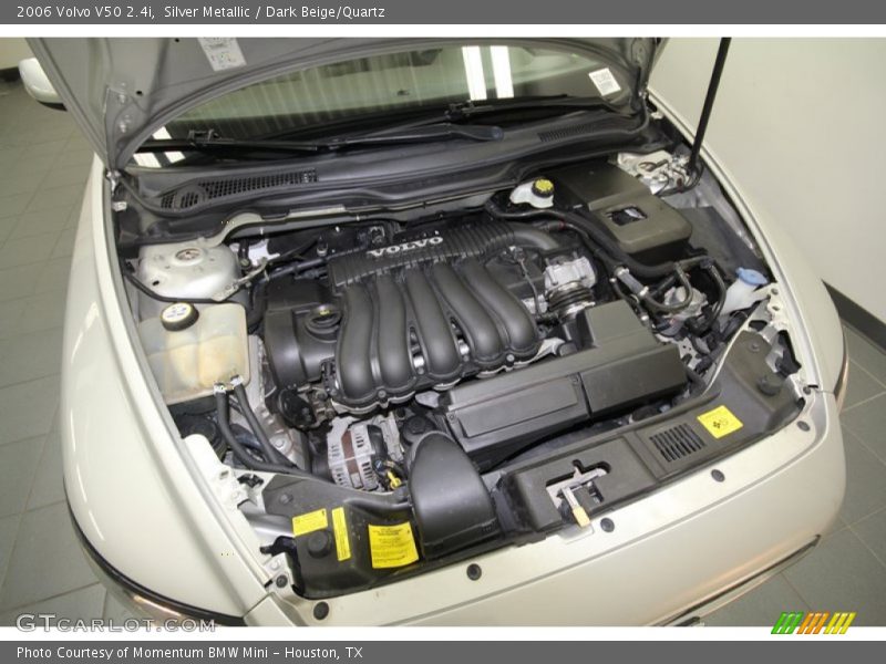 Silver Metallic / Dark Beige/Quartz 2006 Volvo V50 2.4i