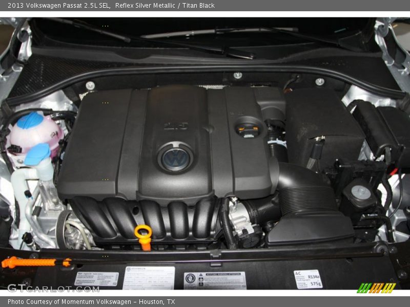 Reflex Silver Metallic / Titan Black 2013 Volkswagen Passat 2.5L SEL