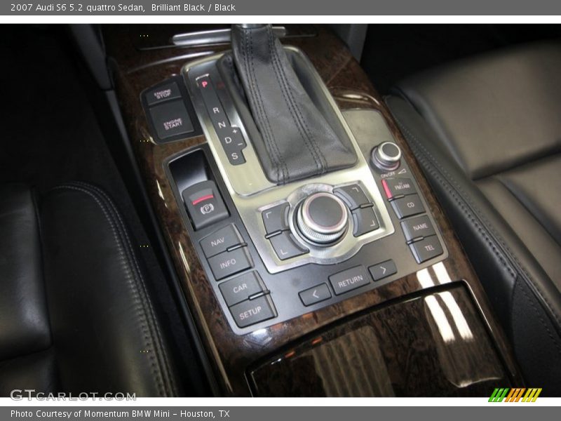 Controls of 2007 S6 5.2 quattro Sedan