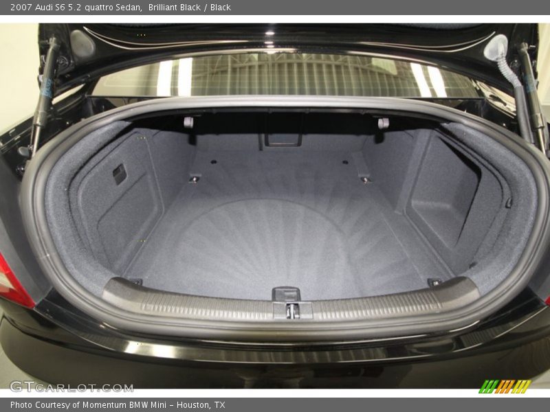  2007 S6 5.2 quattro Sedan Trunk