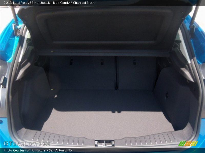 Blue Candy / Charcoal Black 2013 Ford Focus SE Hatchback