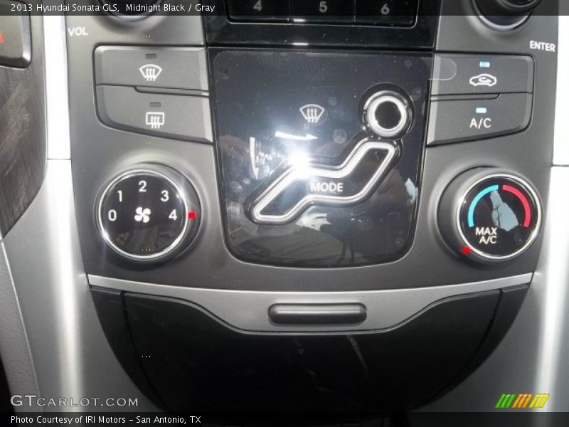 Midnight Black / Gray 2013 Hyundai Sonata GLS
