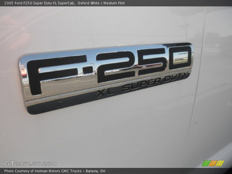 Oxford White / Medium Flint 2005 Ford F250 Super Duty XL SuperCab