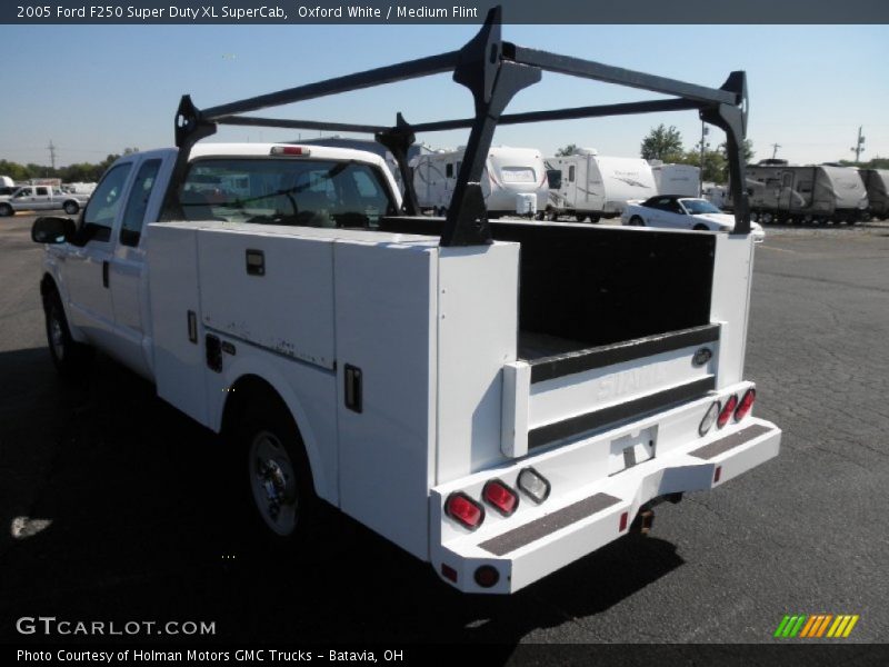 Oxford White / Medium Flint 2005 Ford F250 Super Duty XL SuperCab