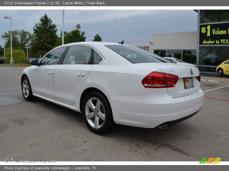 Candy White / Titan Black 2012 Volkswagen Passat 2.5L SE