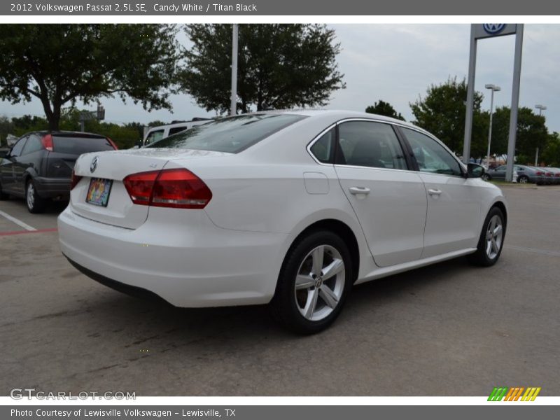 Candy White / Titan Black 2012 Volkswagen Passat 2.5L SE