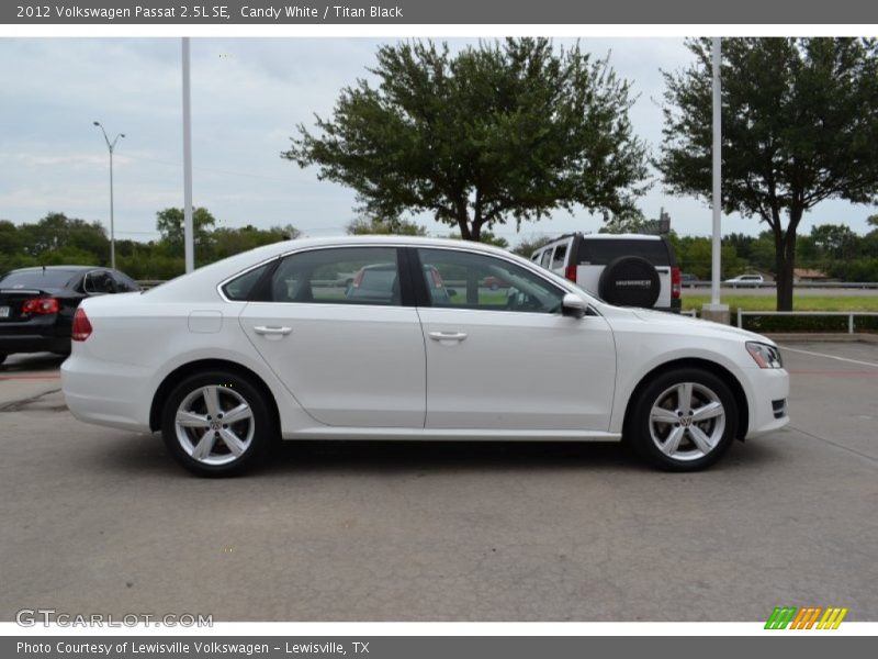 Candy White / Titan Black 2012 Volkswagen Passat 2.5L SE