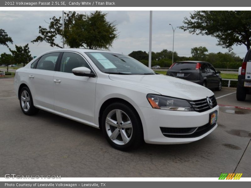 Candy White / Titan Black 2012 Volkswagen Passat 2.5L SE