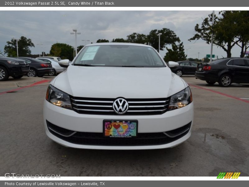 Candy White / Titan Black 2012 Volkswagen Passat 2.5L SE