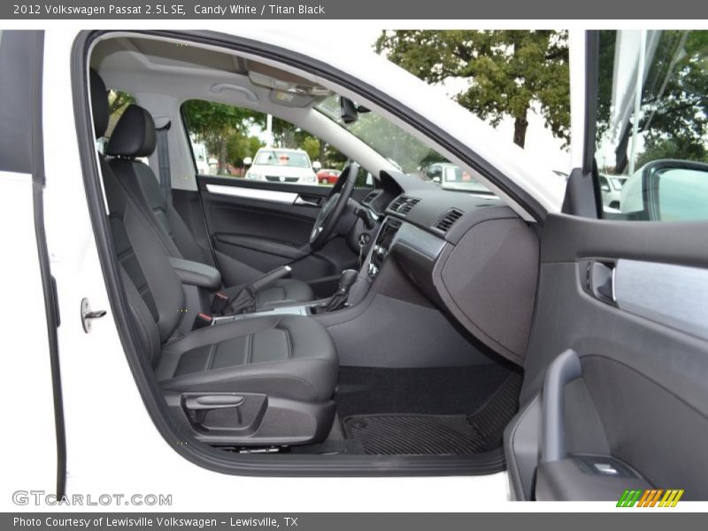 Candy White / Titan Black 2012 Volkswagen Passat 2.5L SE