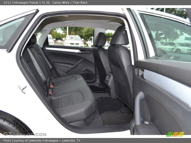 Candy White / Titan Black 2012 Volkswagen Passat 2.5L SE