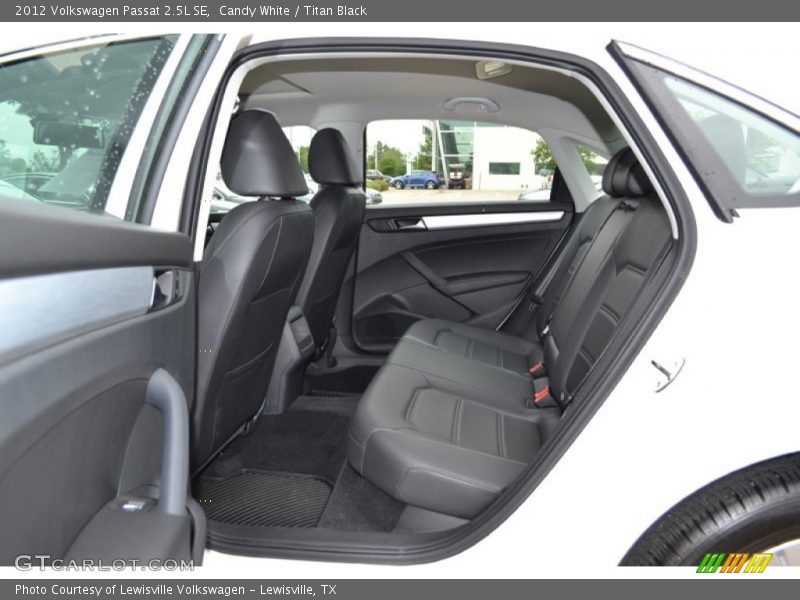 Candy White / Titan Black 2012 Volkswagen Passat 2.5L SE
