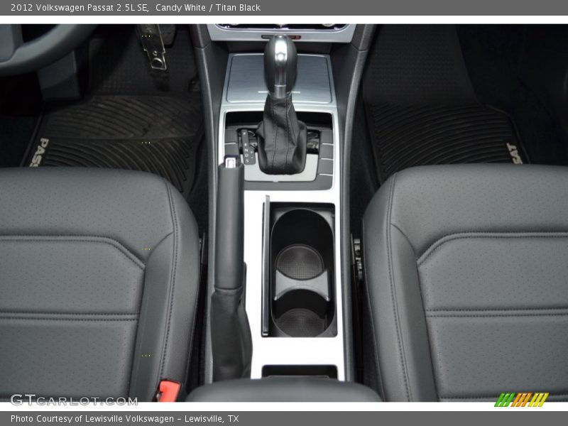 Candy White / Titan Black 2012 Volkswagen Passat 2.5L SE