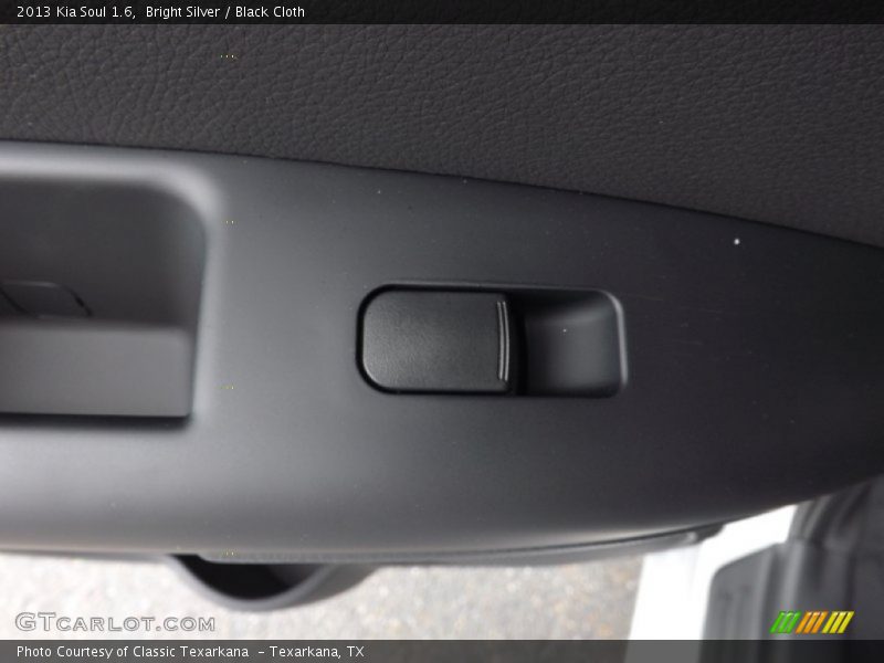 Bright Silver / Black Cloth 2013 Kia Soul 1.6