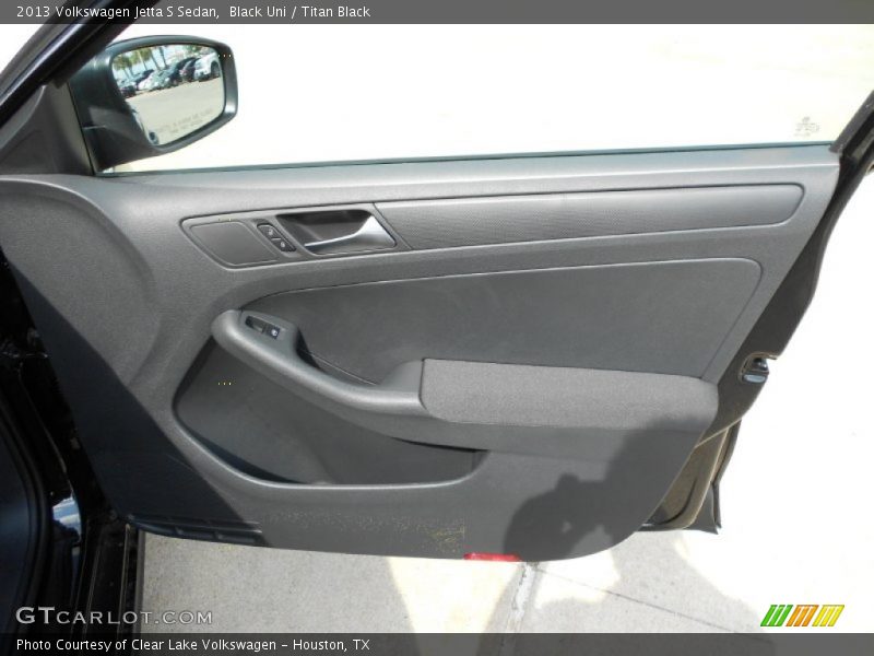 Black Uni / Titan Black 2013 Volkswagen Jetta S Sedan