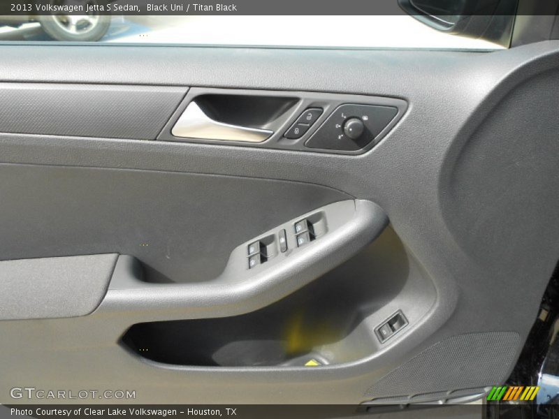 Black Uni / Titan Black 2013 Volkswagen Jetta S Sedan